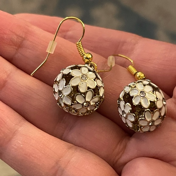 White enamel diamanté floral gold tone drop earrings - Picture 3 of 4